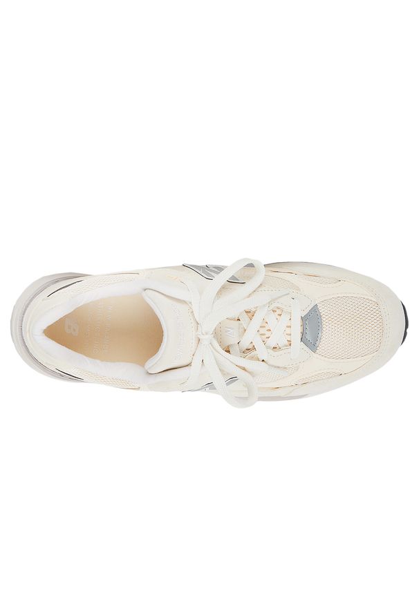Buty unisex New Balance U992MC - beżowe. Kolor: beżowy. Materiał: syntetyk, zamsz, materiał, guma. Szerokość cholewki: normalna
