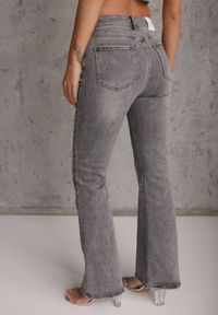 Renee - Szare Jeansy Flare Regular Waist z Bawełną i Dodatkiem Wiskozy Arritina. Okazja: na co dzień. Kolor: szary. Długość: krótkie. Styl: retro, klasyczny, casual #3