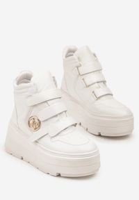 Renee - Białe Botki Sneakersy Vices na Platformie w Stylu Y2K Gelira. Okazja: na co dzień. Zapięcie: rzepy. Kolor: biały. Materiał: jeans. Wzór: aplikacja. Sezon: lato. Obcas: na platformie. Styl: casual