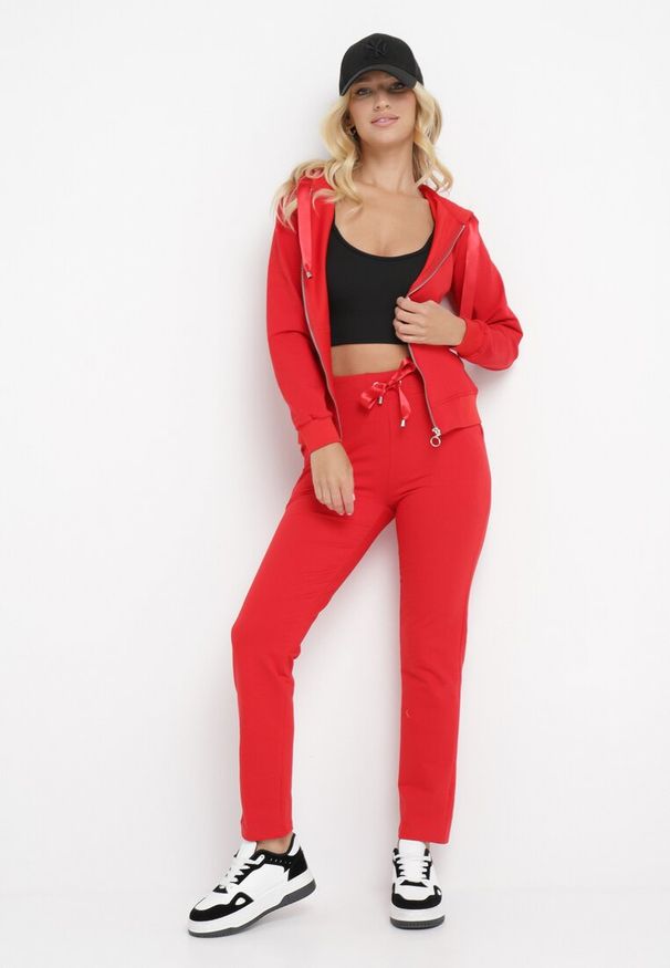Born2be - Czerwona Bluza Rozsuwana z Kapturem Ecula. Typ kołnierza: kaptur. Kolor: czerwony