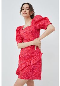 Vero Moda sukienka bawełniana kolor czerwony mini dopasowana. Typ kołnierza: dekolt w karo. Kolor: czerwony. Materiał: bawełna. Typ sukienki: dopasowane. Długość: mini #4
