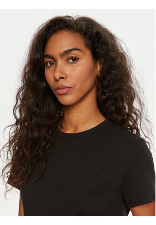 Mustang T-Shirt Ada 1013929 Czarny Regular Fit. Kolor: czarny. Materiał: bawełna