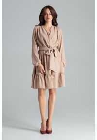 Sukienki.shop - Sukienka boho rozkloszowana kopertowa midi z falbaną czarna. Okazja: na randkę, na imprezę. Kolor: czarny. Typ sukienki: kopertowe. Styl: boho. Długość: midi #4