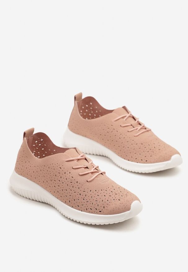 Born2be - Różowe Sneakersy z Ażurową Cholewką Grellio. Okazja: na co dzień. Kolor: różowy. Materiał: jeans. Szerokość cholewki: normalna. Wzór: ażurowy