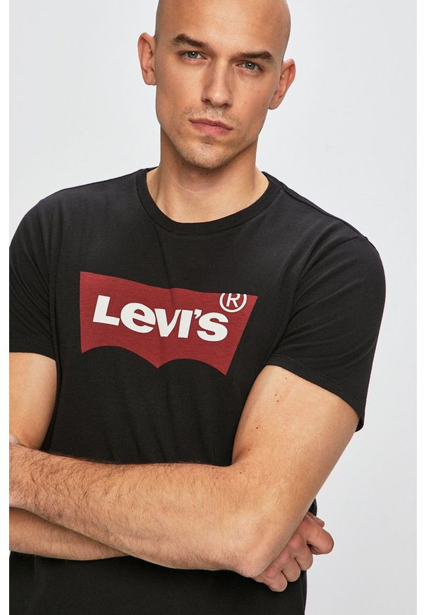 Levi's® - Levi's - T-shirt. Okazja: na spotkanie biznesowe. Kolor: czarny. Materiał: dzianina. Wzór: nadruk. Styl: biznesowy