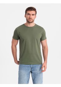 Ombre Clothing - T-shirt męski klasyczny bawełniany BASIC - khaki V6 - Rozmiar: 3XL. Okazja: na co dzień. Kolor: brązowy. Materiał: bawełna. Wzór: jednolity. Styl: klasyczny