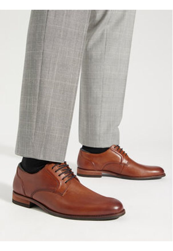 Clarks Półbuty Craftarlo Lace 26177697 Brązowy. Kolor: brązowy. Materiał: skóra
