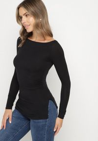 Born2be - Czarna Bluzka z Wiskozą i Marszczeniem Furitta. Okazja: na co dzień. Kolor: czarny. Materiał: wiskoza. Styl: klasyczny, casual #7