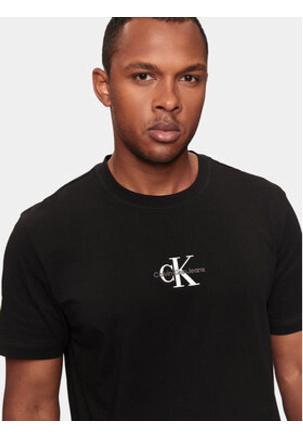 Calvin Klein Jeans T-Shirt Monologo J30J325649 Czarny Regular Fit. Kolor: czarny. Materiał: bawełna