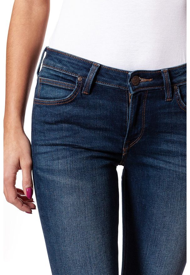 Lee - SPODNIE DAMSKIE LEE SCARLETT MEAN STREAKS L526KIMS 112111699. Wzór: aplikacja