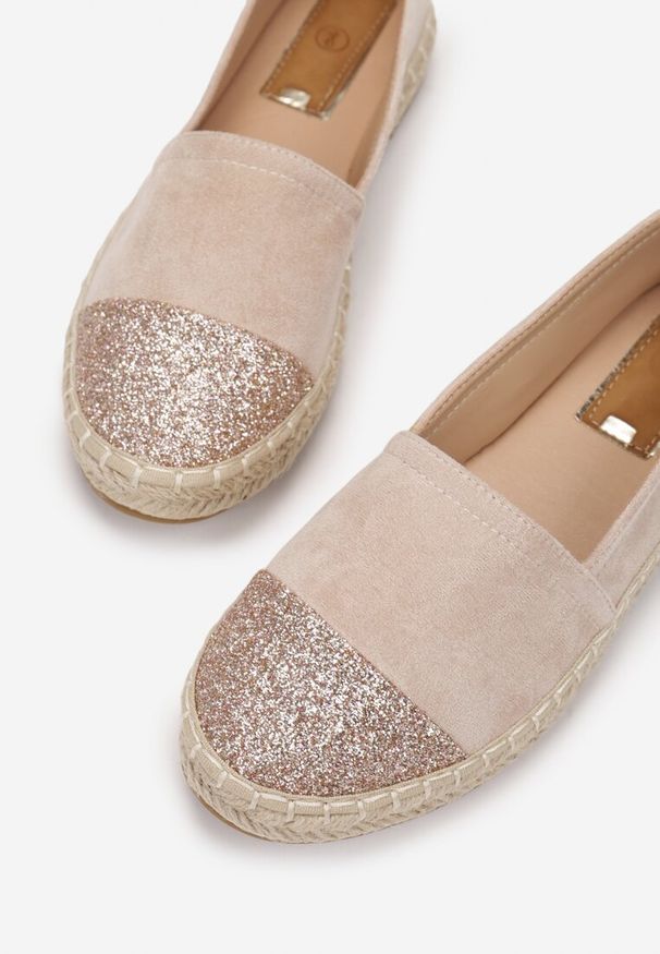 Born2be - Różowe Espadryle Nysalenia. Nosek buta: okrągły. Zapięcie: bez zapięcia. Kolor: różowy. Szerokość cholewki: normalna. Obcas: na platformie