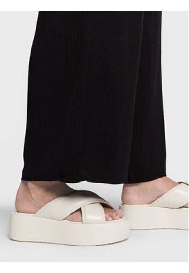 Lauren Ralph Lauren Spodnie materiałowe 20151090 Czarny Regular Fit. Kolor: czarny. Materiał: materiał, wiskoza