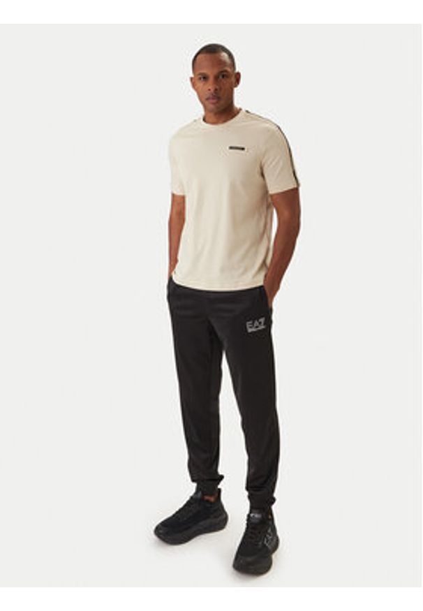 EA7 Emporio Armani T-Shirt 7M001476 AF10375 Beżowy Regular Fit. Kolor: beżowy. Materiał: bawełna