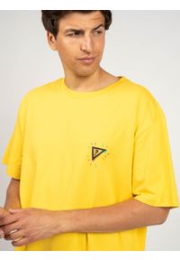 Guess T-Shirt | M0FI0ER9XF0 | Mężczyzna | Żółty. Okazja: na co dzień. Kolor: żółty. Materiał: bawełna. Wzór: nadruk. Styl: casual #6