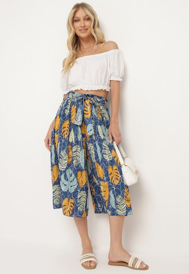 Born2be - Niebieskie Szerokie Spodnie z Wysokim Stanem i Bawełną oraz Gumką w Talii Opefia. Okazja: na co dzień. Stan: podwyższony. Kolor: niebieski. Materiał: bawełna. Styl: casual, elegancki