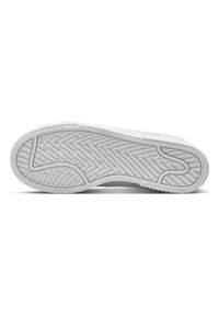 Nike WMNS Court Legacy Lift Sneakersy damskie. Okazja: na co dzień. Kolor: biały. Materiał: guma, syntetyk, skóra. Szerokość cholewki: normalna. Model: Nike Court. Sport: tenis