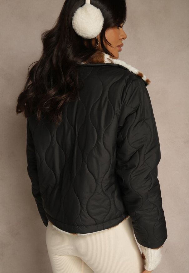 Renee - Czarna Pikowana Kurtka Dwustronna Ozdobiona Łaciatym Futerkiem Mevelliana. Okazja: na co dzień. Kolor: czarny. Materiał: futro. Wzór: aplikacja. Styl: casual