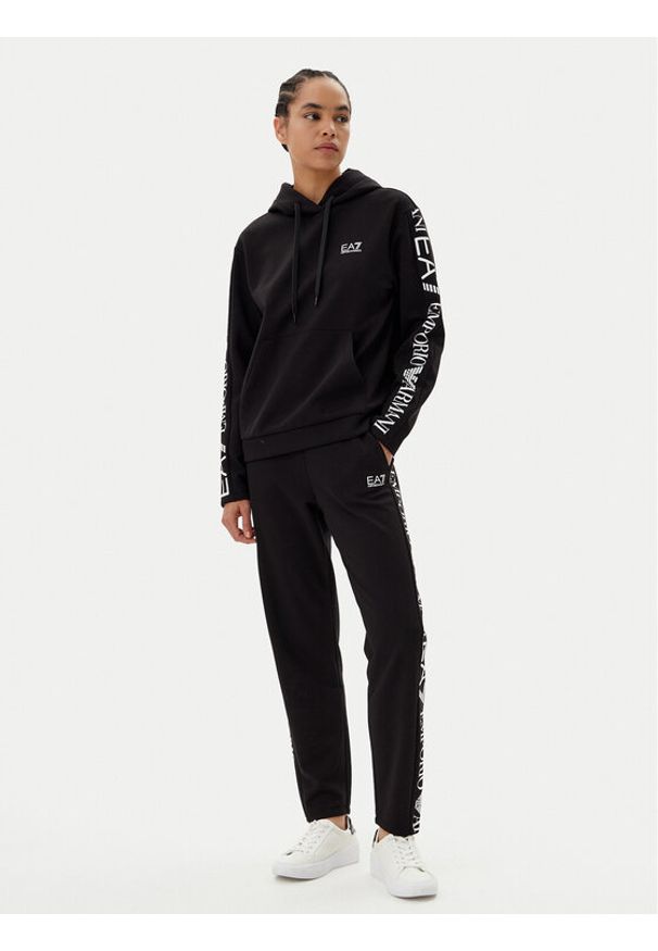 EA7 Emporio Armani Dres 7W000116 AF10443 UC001 Czarny Regular Fit. Kolor: czarny. Materiał: syntetyk
