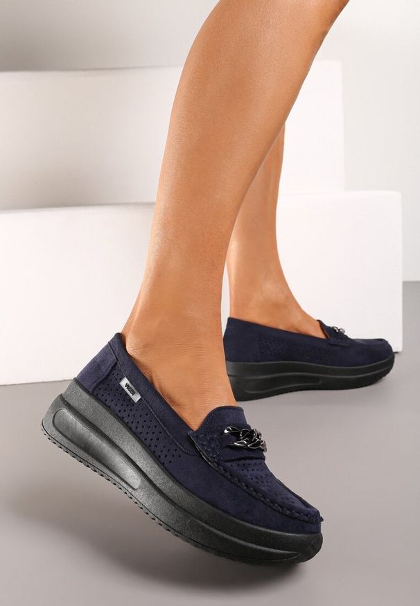 Born2be - Granatowe Mokasyny z Łańcuszkiem i Platformą Grimenna. Kolor: niebieski. Materiał: jeans. Sezon: wiosna. Obcas: na platformie. Styl: elegancki