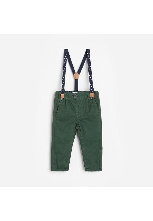 Reserved - Spodnie chino z szelkami - Zielony. Kolor: zielony