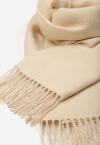 Born2be - Jasnobeżowy Klasyczny Szalik z Bawełny i Wiskozy z Frędzlami Vetilisa. Kolor: beżowy. Materiał: bawełna, wiskoza. Styl: klasyczny #2