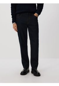 Reserved - Jeansy straight - granatowy. Kolor: niebieski #1