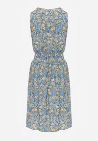 Born2be - Jasnoniebieska Sukienka Midi z Gumkami w Pasie i Kopertowym Dekoltem Feseti. Okazja: na co dzień. Typ kołnierza: dekolt kopertowy. Kolor: niebieski. Typ sukienki: kopertowe. Styl: casual, elegancki. Długość: midi #6