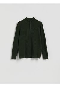 Reserved - Sweter z rozpinaną stójką - ciemnozielony. Typ kołnierza: kołnierzyk stójkowy. Kolor: zielony. Materiał: dzianina, bawełna