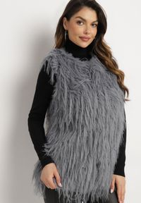 Born2be - Ciemnoszara Kamizelka Futrzana ze Wsuwanymi Kieszeniami Venzira. Okazja: na co dzień. Kolor: szary. Materiał: futro. Wzór: aplikacja. Styl: casual, elegancki #4
