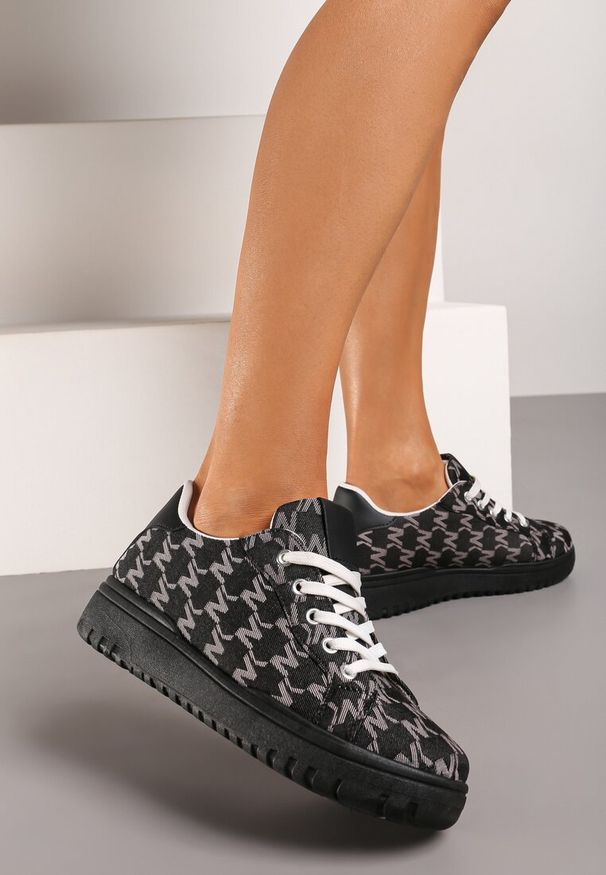 Renee - Czarne Sneakersy ze Sznurowaniem na Płaskiej Podeszwie z Wzorem z Liter Nollemia. Zapięcie: sznurówki. Kolor: czarny. Materiał: jeans, bawełna. Obcas: na płaskiej podeszwie