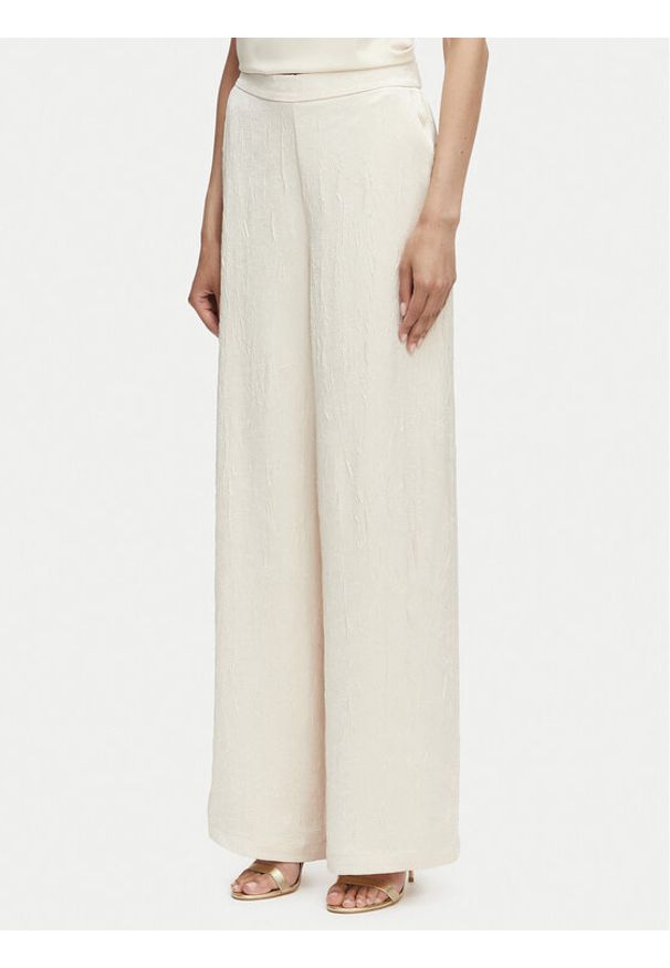 Guess Spodnie materiałowe W6GB2 8W2103 Beżowy jasny Wide Leg. Kolor: beżowy. Materiał: syntetyk