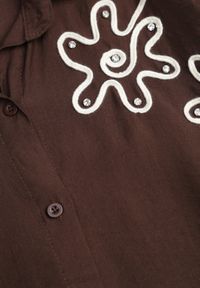 Born2be - Brązowa Nietoperzowa Koszula z Wiskozy z Haftem i Podpinanymi Rękawami Jilyla. Okazja: do pracy, na co dzień. Kolor: brązowy. Materiał: wiskoza. Długość: długie. Wzór: haft. Styl: elegancki, casual #8