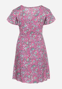 Born2be - Różowa Wiskozowa Sukienka w Kwiaty z Trójkątnym Dekoltem i Gumką w Talii Tivara. Okazja: na randkę, na co dzień. Kolor: różowy. Materiał: wiskoza. Wzór: kwiaty. Sezon: lato. Styl: elegancki, casual #6