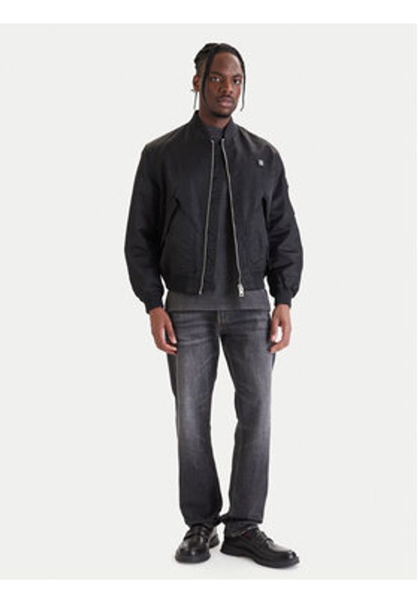 Hugo - HUGO Kurtka bomber Badam2611 50552650 Czarny Regular Fit. Kolor: czarny. Materiał: syntetyk
