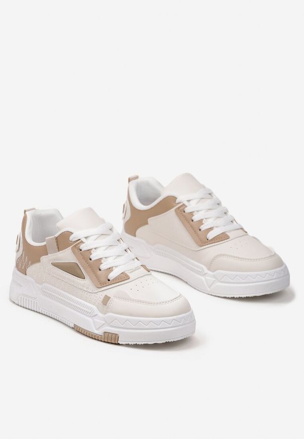 Renee - Ciemnobeżowe Sznurowane Sneakersy z Ekoskóry z Ozdobnymi Wstawkami Ravana. Kolor: beżowy