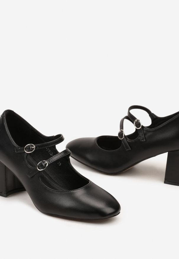 Renee - Czarne Czółenka na Słupku Ozdobione Paskami i kwadratowym Noskiem Jalabine. Zapięcie: pasek. Kolor: czarny. Wzór: aplikacja. Obcas: na słupku. Styl: klasyczny