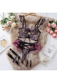 Intica - Komplet bielizny z koronką na wyjątkowe okazje Gritt. Kolor: fioletowy. Materiał: koronka. Wzór: koronka