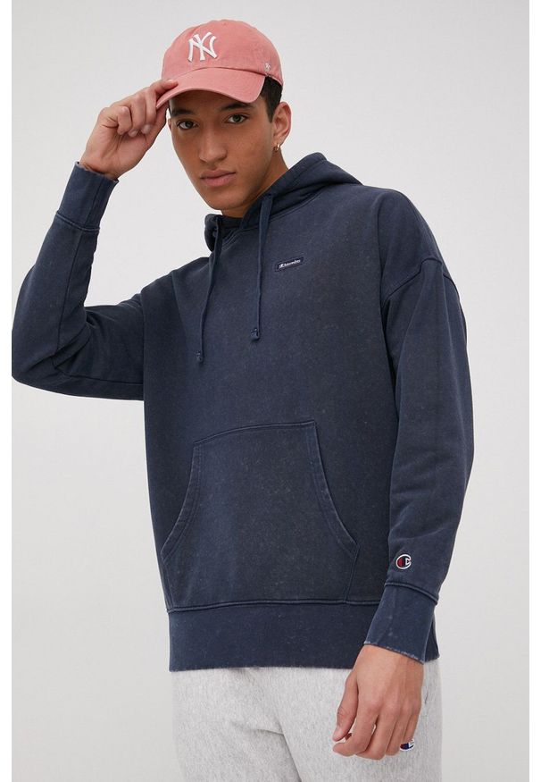 Champion bluza 217083 męska kolor granatowy z kapturem gładka. Typ kołnierza: kaptur. Kolor: niebieski. Wzór: gładki