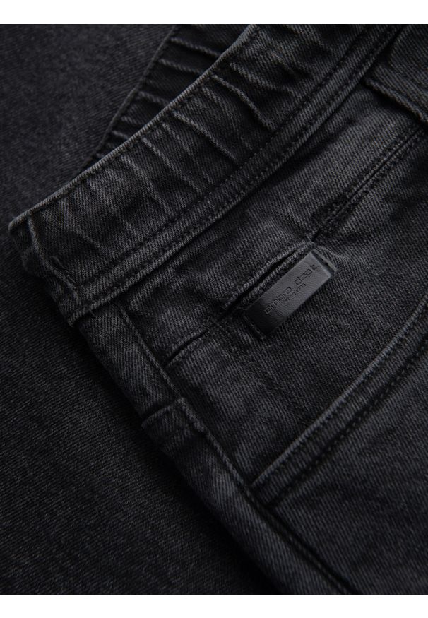 Ombre Clothing - Męskie szorty z gumką w pasie i efektem sprania – czarne V4 OM-SRDS-0192 - XXL. Okazja: na co dzień. Kolor: czarny. Materiał: materiał, denim, bawełna, elastan, skóra. Sezon: lato. Styl: elegancki, casual