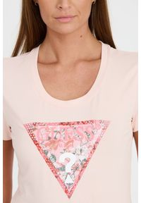 Guess - GUESS Różowy t-shirt Satin Triangle Tee. Kolor: różowy #5