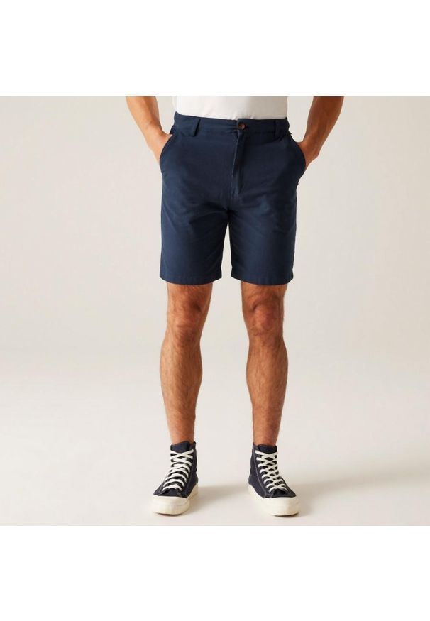 Regatta - Spodenki turystyczne męskie Sabastal. Kolor: niebieski. Materiał: elastan, bawełna. Sport: turystyka piesza