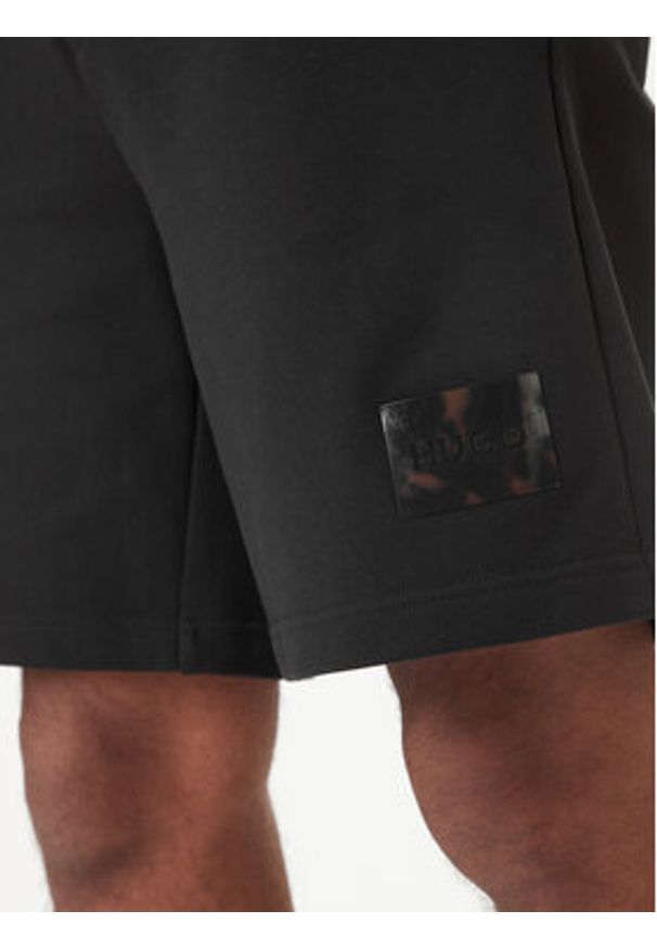 Hugo - HUGO Szorty materiałowe Darix 50557471 Czarny Relaxed Fit. Kolor: czarny. Materiał: bawełna