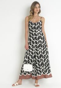 Born2be - Czarny Wzorzysty Kombinezon na Ramiączkach z Długimi Nogawkami z Wiskozy Jarie. Kolor: czarny. Materiał: wiskoza. Długość rękawa: na ramiączkach. Długość: długie. Wzór: geometria. Sezon: wiosna, lato #1