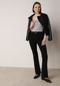 Born2be - Ciemnoszary Bawełniany Top na Ramiączkach z Ozdobną Koronką przy Dekolcie Berlisa. Kolor: szary. Materiał: bawełna, koronka. Długość rękawa: na ramiączkach. Wzór: koronka #6