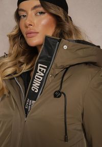 Renee - Ciemnozielona Kurtka Parka o Pudełkowym Kroju z Kapturem i Kieszeniami Kaionna. Okazja: na co dzień. Typ kołnierza: kaptur. Kolor: zielony. Materiał: jeans, dzianina. Długość rękawa: długi rękaw. Długość: długie. Styl: casual, elegancki #5