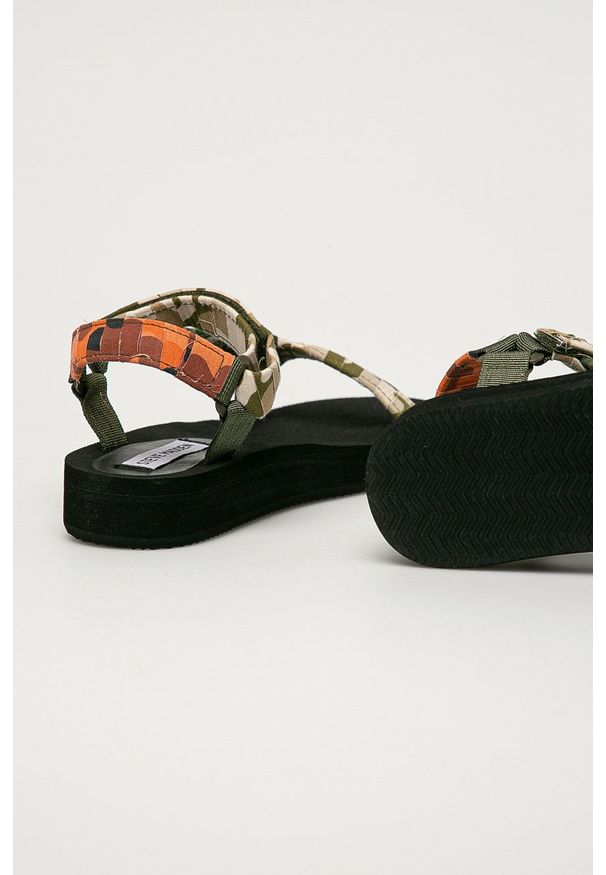 Steve Madden - Sandały Henley. Zapięcie: rzepy. Kolor: zielony. Materiał: materiał, guma. Obcas: na platformie