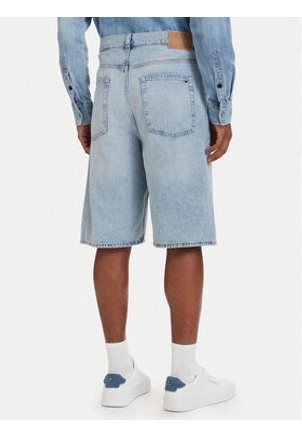 Tommy Jeans Szorty jeansowe Theo DM0DM23007 Niebieski jasny Loose Fit. Kolor: niebieski. Materiał: bawełna