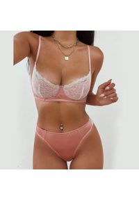Intica - Komplet bielizny koronkowej z satynowym wykończeniem na romantyczne wieczory Leatha. Kolor: różowy. Materiał: satyna, koronka. Wzór: koronka #2