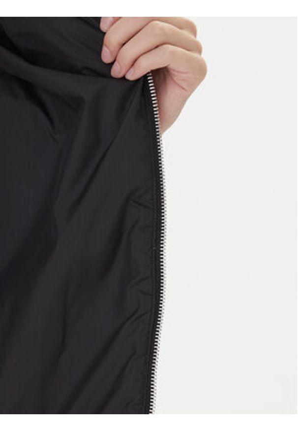 Puma Kurtka zimowa Dare To 632173 01 Czarny Regular Fit. Kolor: czarny. Materiał: syntetyk. Sezon: zima