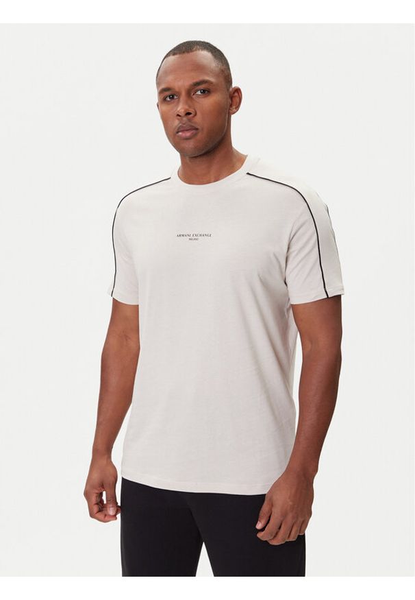 Armani Exchange T-Shirt XM001360 AF10358 U1013 Écru Regular Fit. Materiał: bawełna